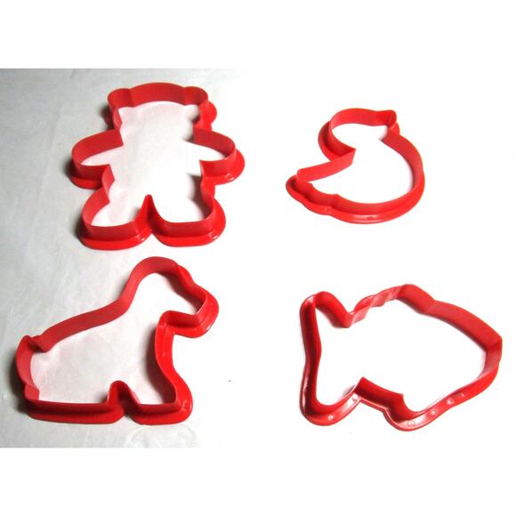 Wilton Cookie Cutters Set of Four Animals Orange Plastic Dog Fish Chick Bear - Picture 2 of 2